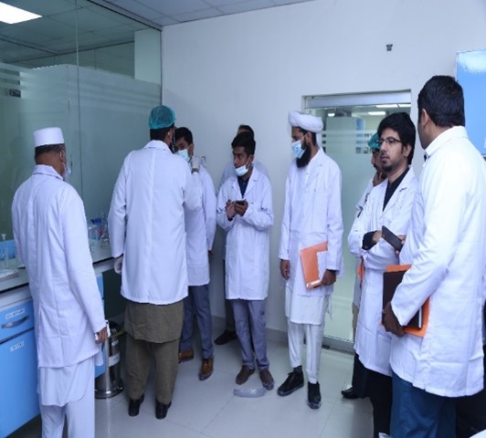 NutritionIntl's tweet photo. Continuing our support to #Pakistan govt in ensuring quality standards of #FortifiedOil, @NutritionIntl organized a hands-on training of lab personnel to enhance their quantitative skills for testing #VitaminA levels in edible oil and fats. https://t.co/dzRePiMWUY
