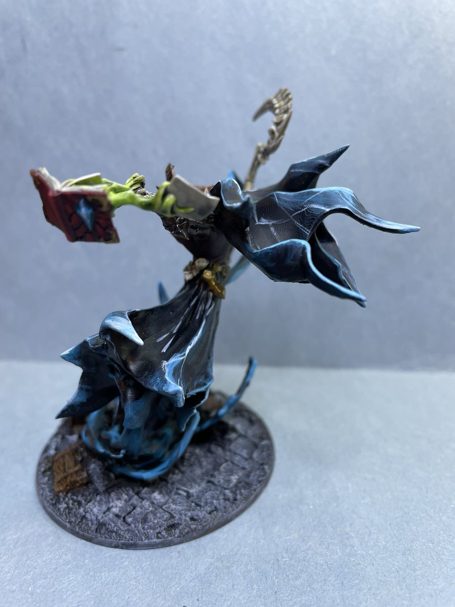LordofTeeth's tweet photo. New Lich King model ready for #Frostgrave campaign weekend. @RenaissanceTrll @OspreyGames https://t.co/pFMrWJy6u6