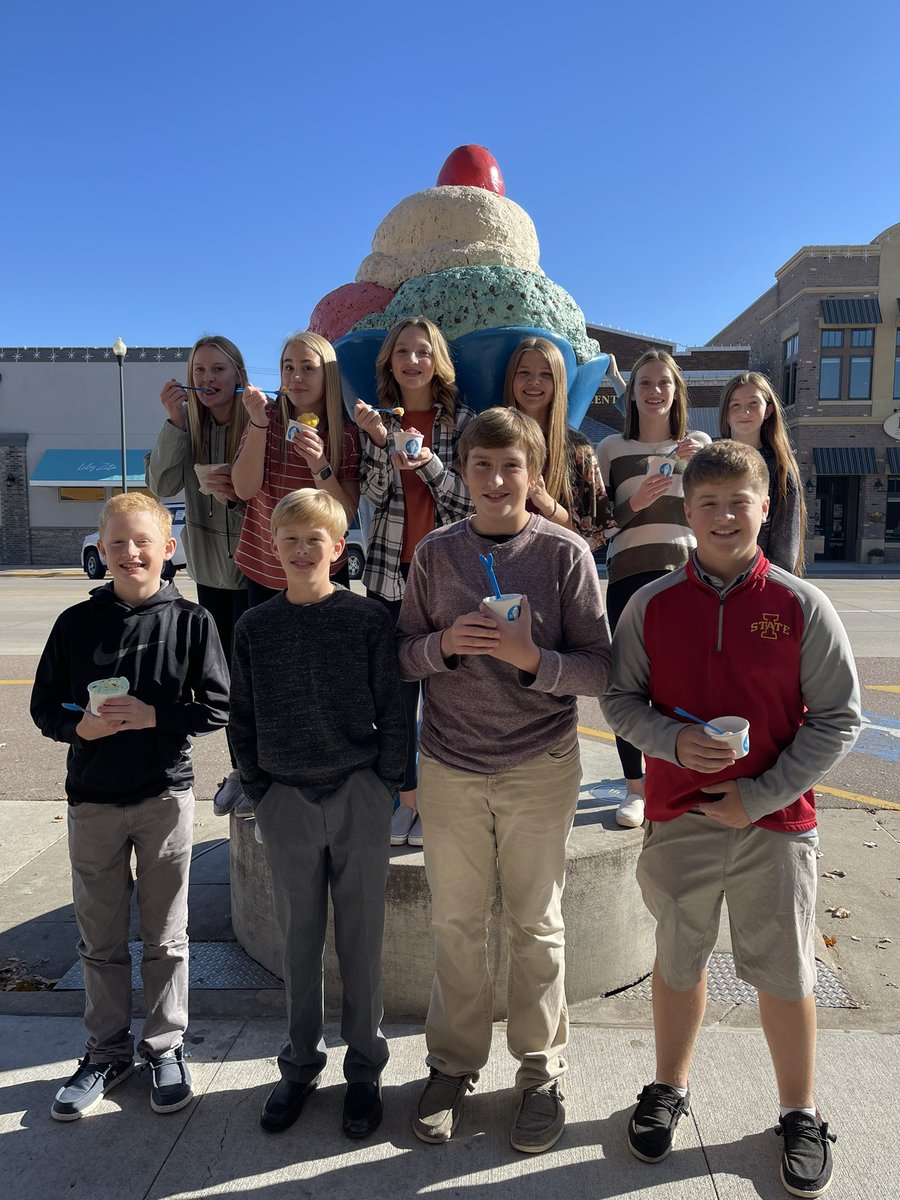 HLPvocal's tweet photo. NWICDA Middle School Honor Choir in LeMars🍦🍨 https://t.co/a2l1rhanFR