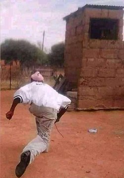 Sizwe19920921's tweet photo. Me running to my App to check my balance whenever i see Capitec treding https://t.co/ZumMd9K9h9