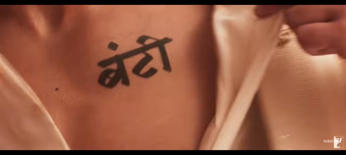 AdmiringMen's tweet photo. Pehle ye cleavage pe tattoo... Fir ye pose... Waah re mere MC Sher!!!

@SiddhantChturvD #BuntyAurBabli2 #SiddhantChaturvedi #butt #CleavageAddition https://t.co/DYkJcEHval