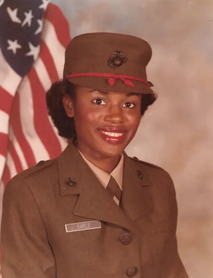 MoniqueWorthy's tweet photo. Virginia just elected a Republican as its first woman Lt. Governor. She is also a marine veteran. Congratulations .@WinsomeSears https://t.co/Uk9S22K7Cv