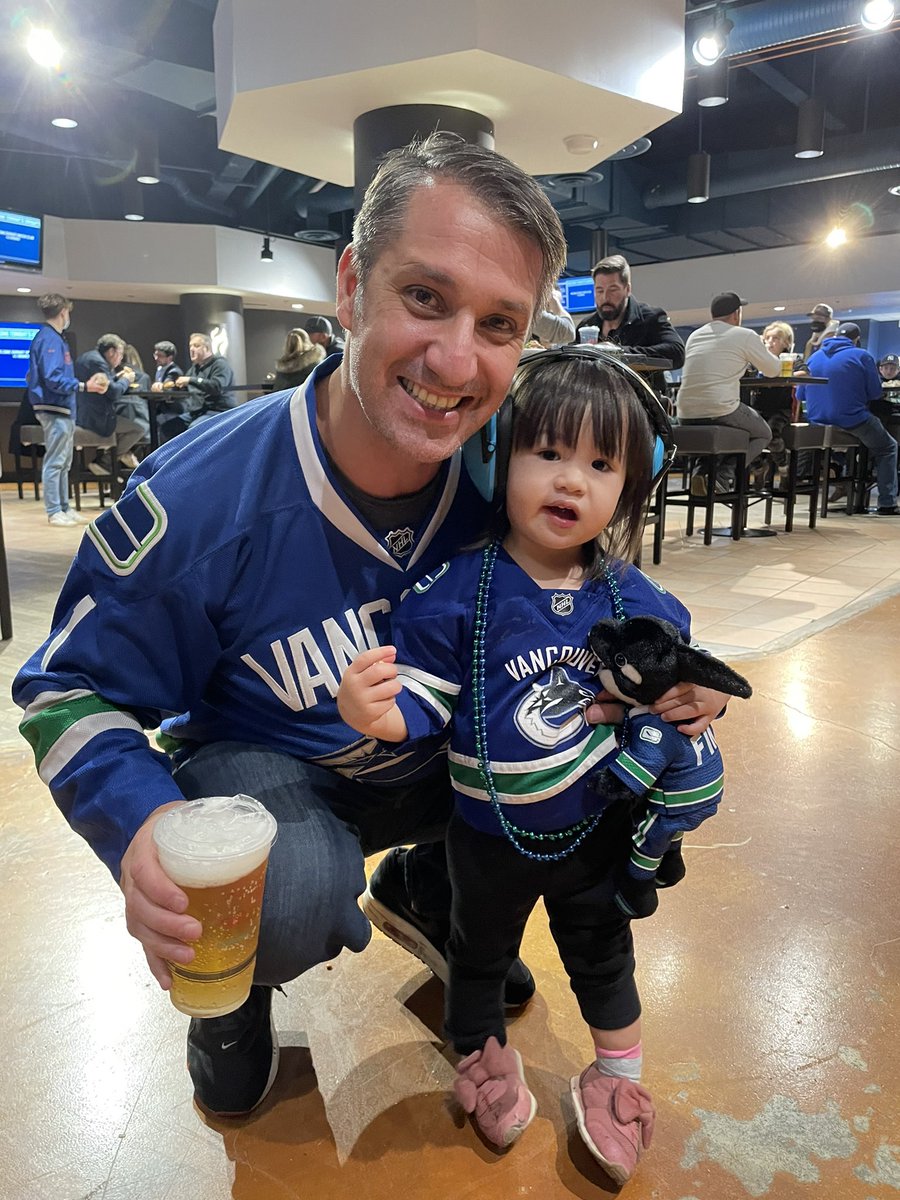 michaelhenniger's tweet photo. @Canucks Ms. Mika with her first game and first win!!! https://t.co/TB9rgCjyAw