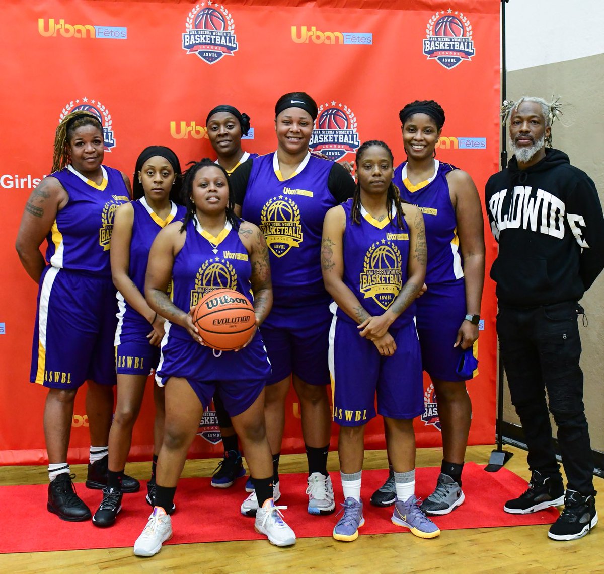 TheRealSoxChic's tweet photo. @CWHarris7 @BLoved639 TeamEnt Basketball lost in playoffs tonight🥲 in @UrbanFetes powered #ASWBL 1 of the very few if any Pro Am #Women's Leagues in #Chicago! Kudos Ana Sierra The Commissioner she does a great job & her league is just beginning although she has 7 years N! #GirlsHoopToo #GirlsCantWhat https://t.co/pvGqVeQN6B