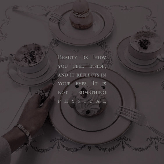 ㅤ
ㅤㅤㅤㅤ⦇ ❁ ⦈ 𝓓𝒂𝒑𝒉𝒏𝒆 𝓖𝒓𝒆𝒆𝒏𝒈𝒓𝒂𝒔𝒔 

ㅤㅤㅤㅤ❛ 𝖠𝗅𝗅 𝗈𝖿 𝗎𝗌 𝖺𝗋𝖾 𝖺 𝗅𝗂𝗍𝗍𝗅𝖾 
                𝗯𝗿𝗼𝗸𝗲𝗻. ❜ ⤹ мαιɴ тнreαd.

ㅤㅤㅤㅤᏪ ᴄʜᴀsᴇʀ ﹢ 6ᴛʜ ʏᴇᴀʀ
                         (ᴍᴜʟᴛɪᴇʀᴀ).

ㅤㅤㅤㅤ──── reтweeт ────