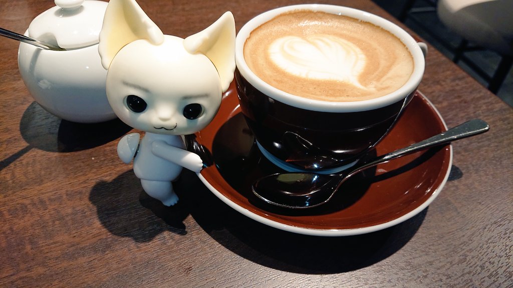 yui_kazano's tweet photo. キャストの色差はスマホ画像だとあまり気にならないかも?
思い切って黄変進むアバウト自前メイクなキャラドールをゴマ化!
この等身だとコトロだね😅
@DearMineDoll
#DearMine #dearminedoll
#ディアマイン #Dear_sesame #Dear_beans https://t.co/kF5hE64rga
