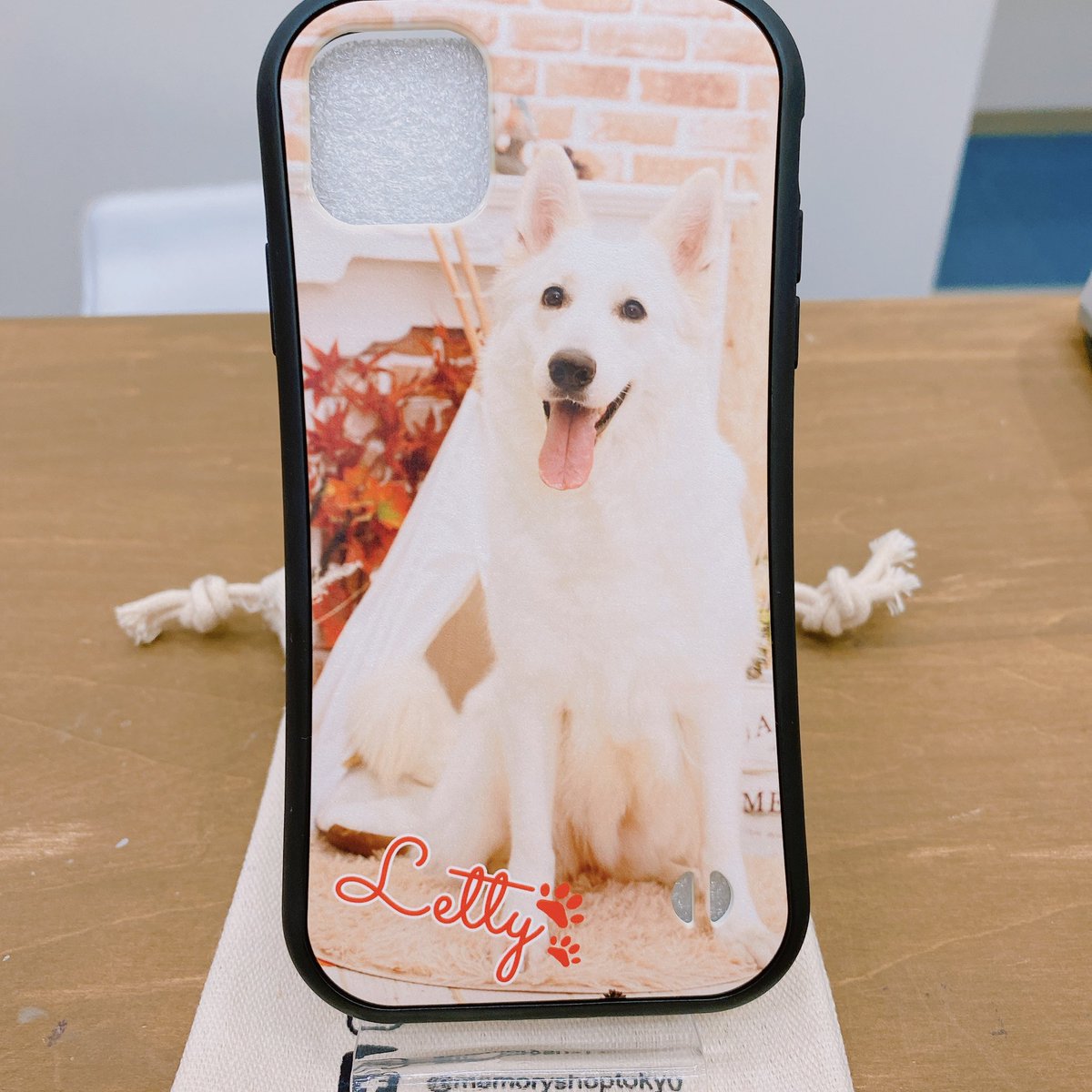 Letty0507's tweet photo. スマホカバー新調しました✨
うーん、可愛い😍
#ホワイトシェパード
#ホワイトスイスシェパード https://t.co/ZsowT09gLo