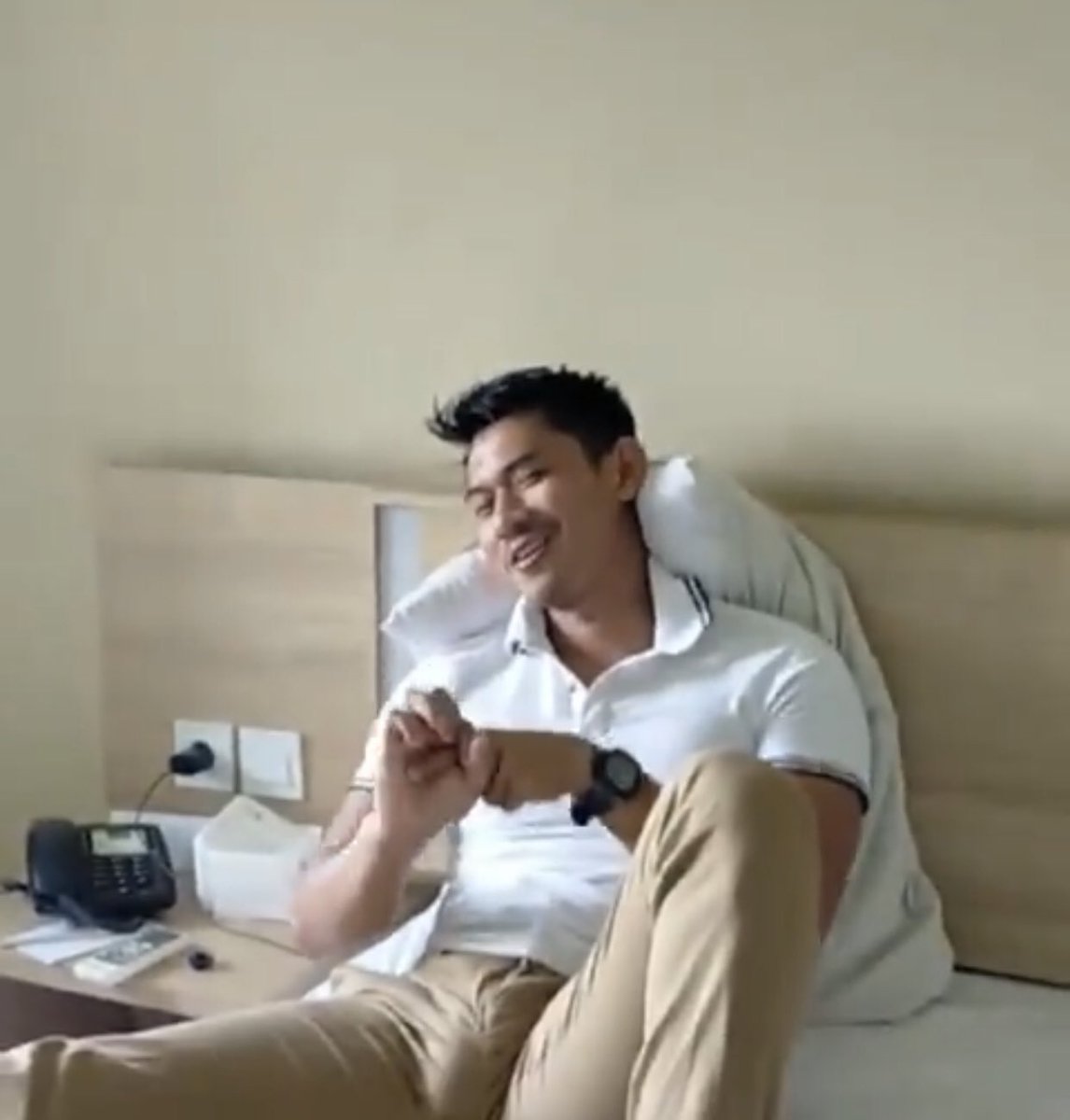 Are you ok? u can plab plab with me in bathroom 😂 😂