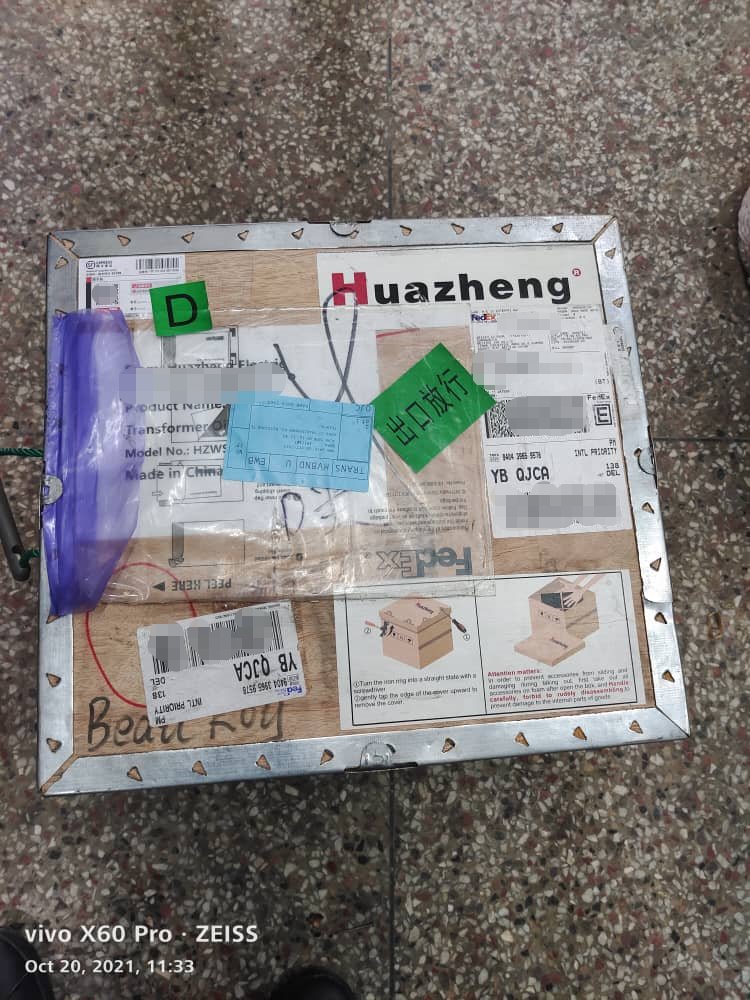 BeauRoy9's tweet photo. The client in Bhutan received HZWS-X2 oil moisture tester purchased from our factory. And took photos of unpacking and sent them to me. https://t.co/0OQRCLYwir