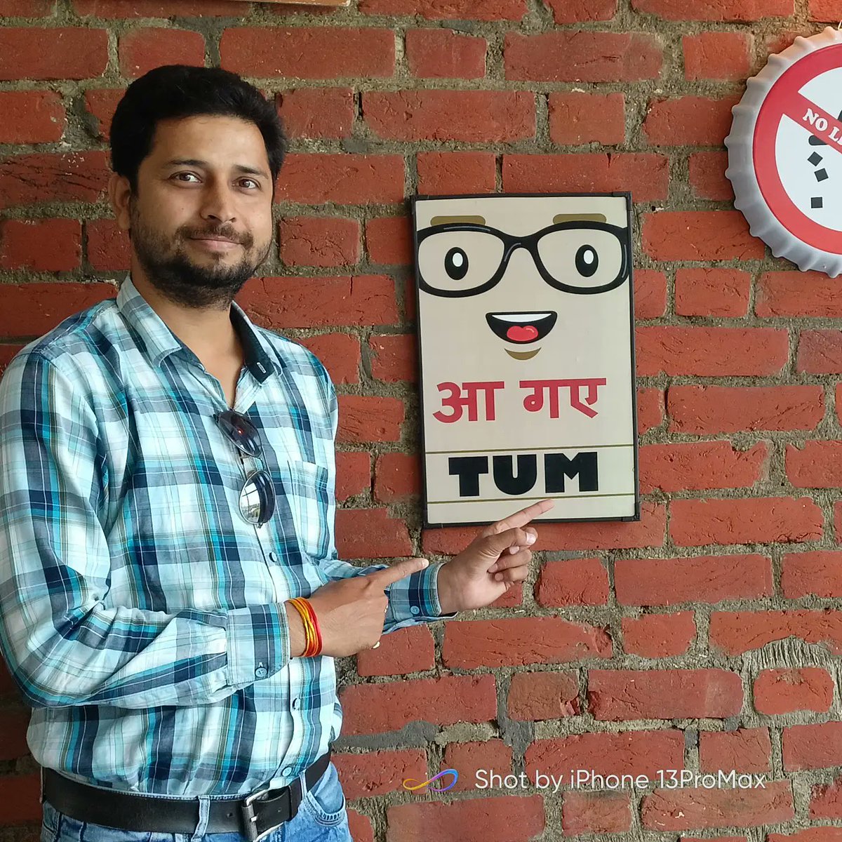 abhishekmiisra's tweet photo. हाँ...आ गया मैं 
😀
#picclick #posesforpictures #pose #travel #foodlover https://t.co/C0nJKSrnBw