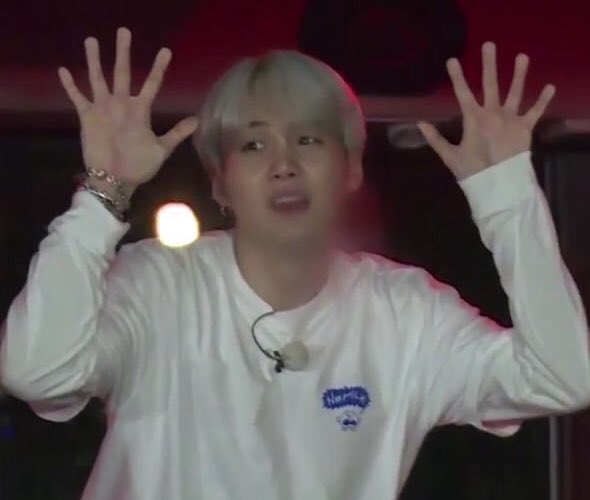Joonie_neha7's tweet photo. Min Yoongi as  cat
    A soft and adorable thread ; 💜 https://t.co/7VNhIAwBRf