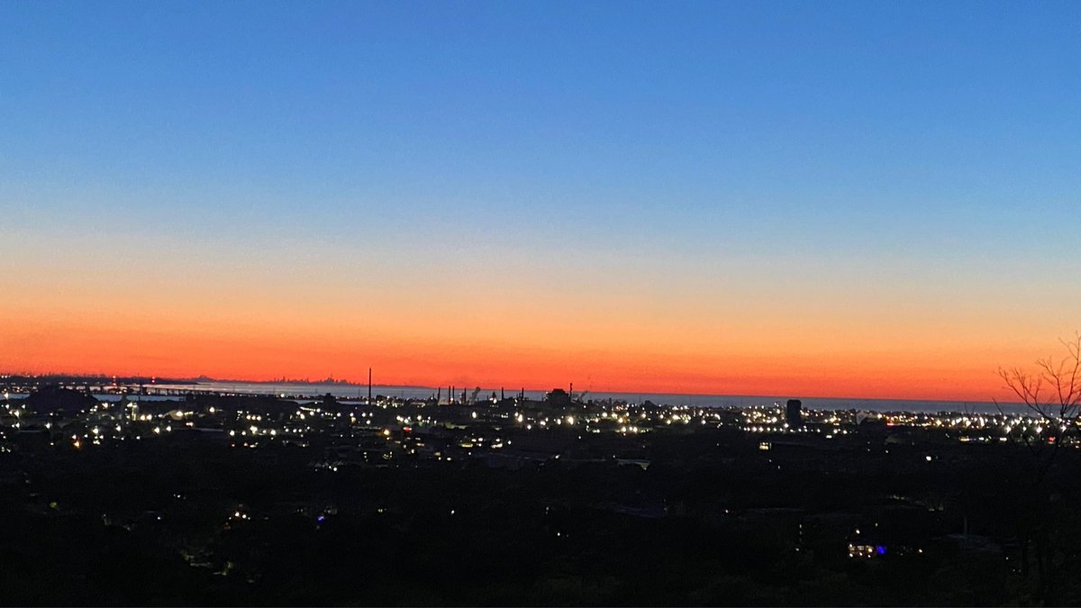 Good morning #HamOnt.

“Alone, we can do so little; together, we can do so much” 
– Helen Keller.

#TogetherStrongerSafer👥

Media office is open.👮🏻