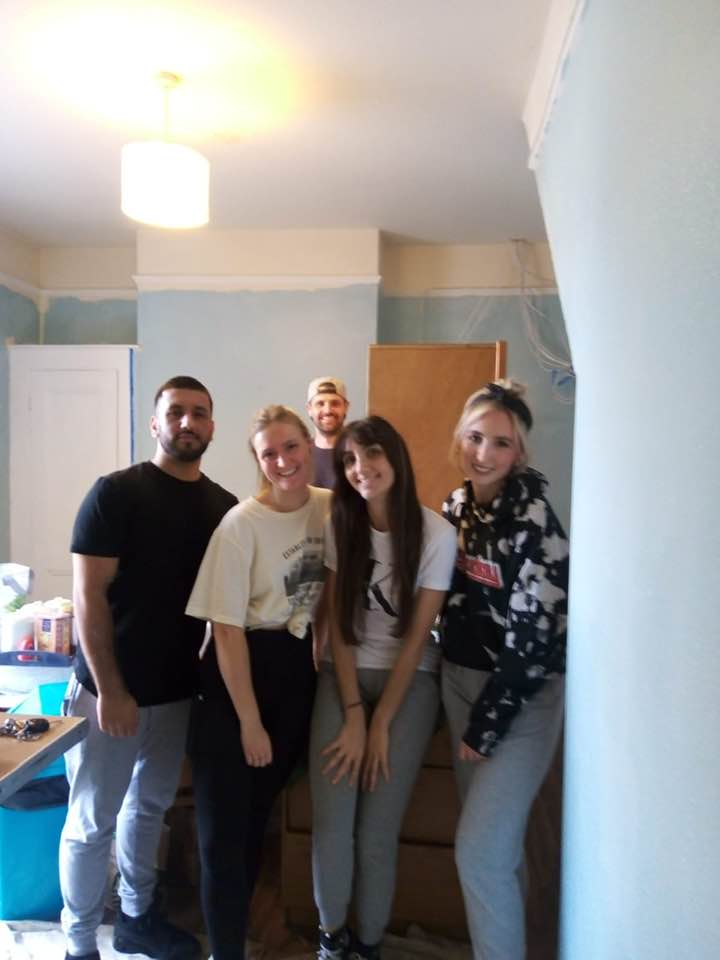TheFamilyHaven's tweet photo. Many thanks to @radioactive_pr for donating their time and the materials to decorate our staff room. It looks so much nicer and has made the room a more pleasant space for the staff to have their well deserved break.
#donatingtime
#radioactivepr
#companieshelpingcommunities https://t.co/MCPlVshnBN
