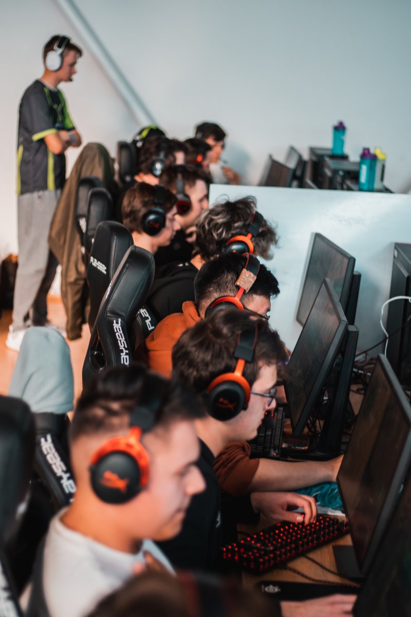 LaggS_'s tweet photo. I already miss this weekend 🥲. I'm really happy, that I could play at LAN and meet everyone, that I knew online <3. Thank you for all the great memories and I hope we will be able to meet again soon <3333! https://t.co/wNan5G9Hw0