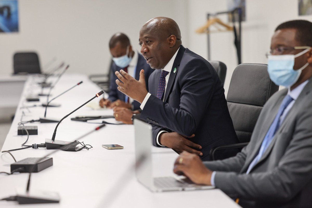 AlokSharma_RDG's tweet photo. Hearing vital messages in my meetings with the leaders of Guyana 🇬🇾, Antigua &amp; Barbuda 🇦🇬, Barbados 🇧🇧, Bangladesh 🇧🇩, Jamaica 🇯🇲, Rwanda 🇷🇼 and others
 
We must act together to deliver on the Paris Agreement and resolve the gaps on finance, adaptation and keeping 1.5 alive https://t.co/8dpY4cjOnl