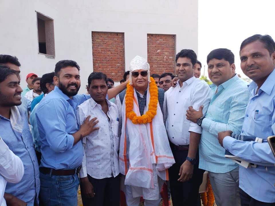Riyansh_bassi57's tweet photo. गरीबों एवं शोषित वर्ग के लोगों के मसीहा, जननायक राज्यसभा सांसद @DrKirodilalBJP जी को जन्मदिन पर हार्दिक बधाई एवं शुभकामनाएं!मैं ईश्वर से आपके उत्तम स्वास्थ्य एवं दीर्घायु की कामना करता हूँ! 💐🎂💐 #happy_birthday_babakirodilal https://t.co/5i4wIAGIrp
