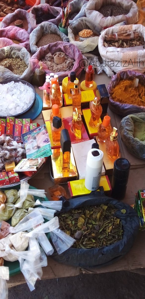 AbdiazizAlih's tweet photo. #Jigjiga: Tradition is Gold. It is a very long time that I see this kind of Full Market. 

Mention items in the picture that are you familiar with.

Some of the items in Af Somali 👇

#Cusbolab #Foox #Huruud #Qurjeen #Xulbad #Tiiro #Shanfax #Furcase #Xabasuud and others. https://t.co/ZMTAcFM9jf