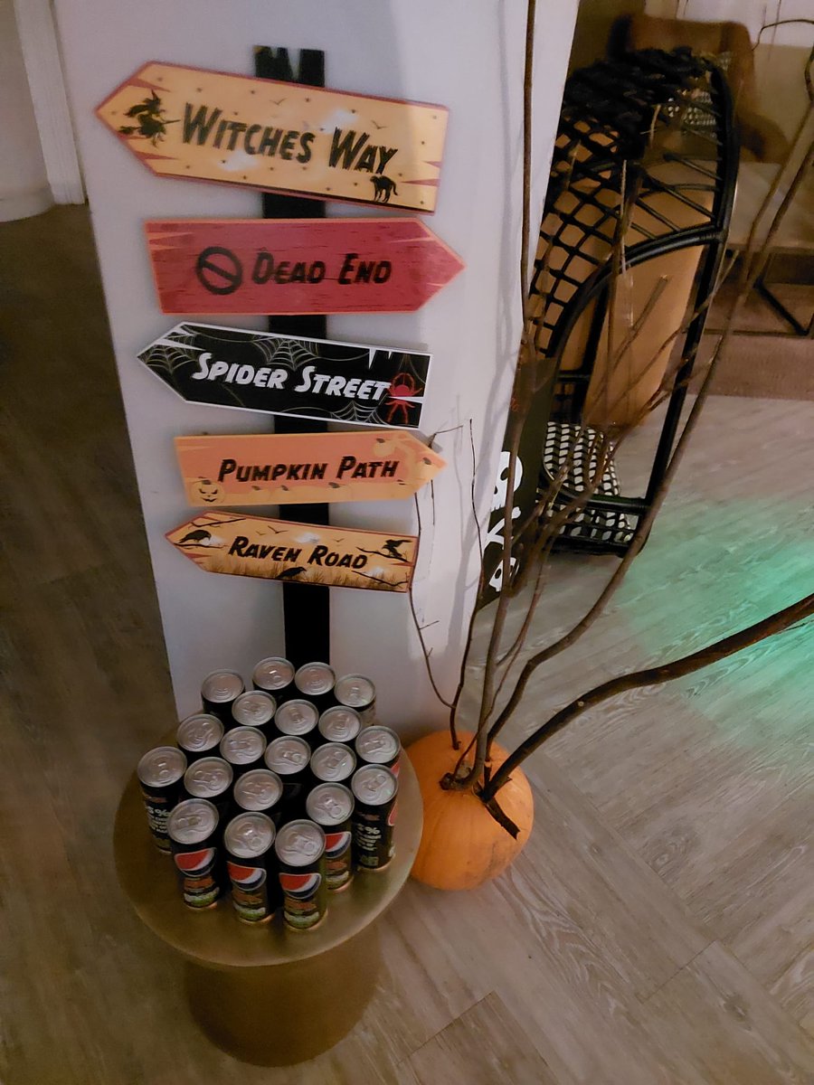 redverstower's tweet photo. Things got a little spooky down at Redvers Tower over the weekend.
 
Check out our students in their fantastic fancy-dress costumes sampling the spooky treats.
 
#studentaccommodation #sheffield #mansionstudent #halloween #redverstower https://t.co/CivDuR3Uns