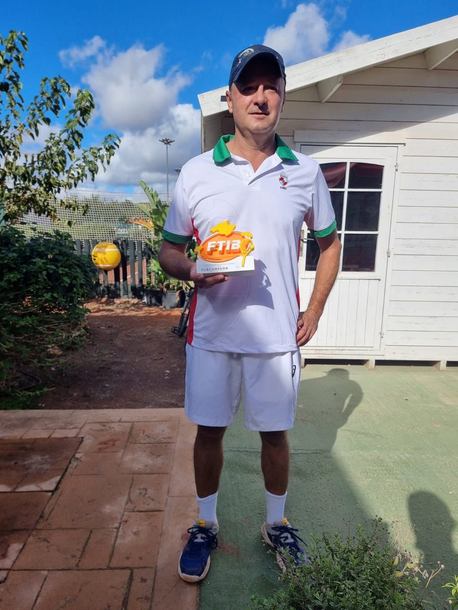 TennisSalut's tweet photo. 🏆El Jairo Velasco s’ha proclamat campió del món de dobles i mixtes en la categoria sènior +70 a Mallorca🏆
🔝El Víctor Barreira ha quedat finalista del Campionat de Balears +55.
🏅Moltes felicitats!🥳
#tennis #padel #rfet #ctlasalut https://t.co/g9veI8gftx