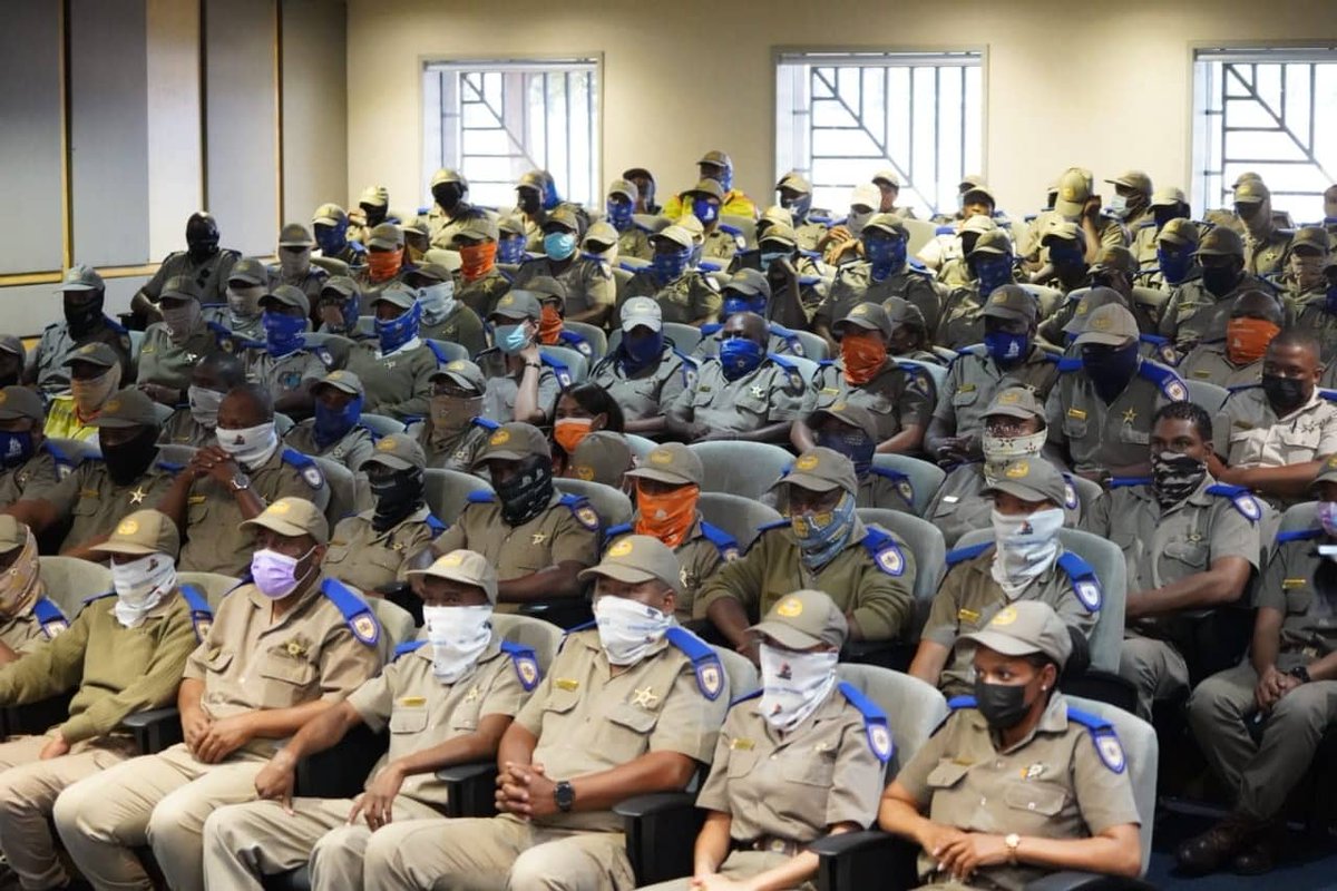 GP_CommSafety's tweet photo. The enlistment of the Gauteng Traffic Police members follows the commitment by Premier @David_Makhura during SOPA to employ 400 officers over three years having started in 2020. The target is to reach 400 in 2022. #GrowingASaferGauteng @GautengProvince https://t.co/PrB9czCMVl