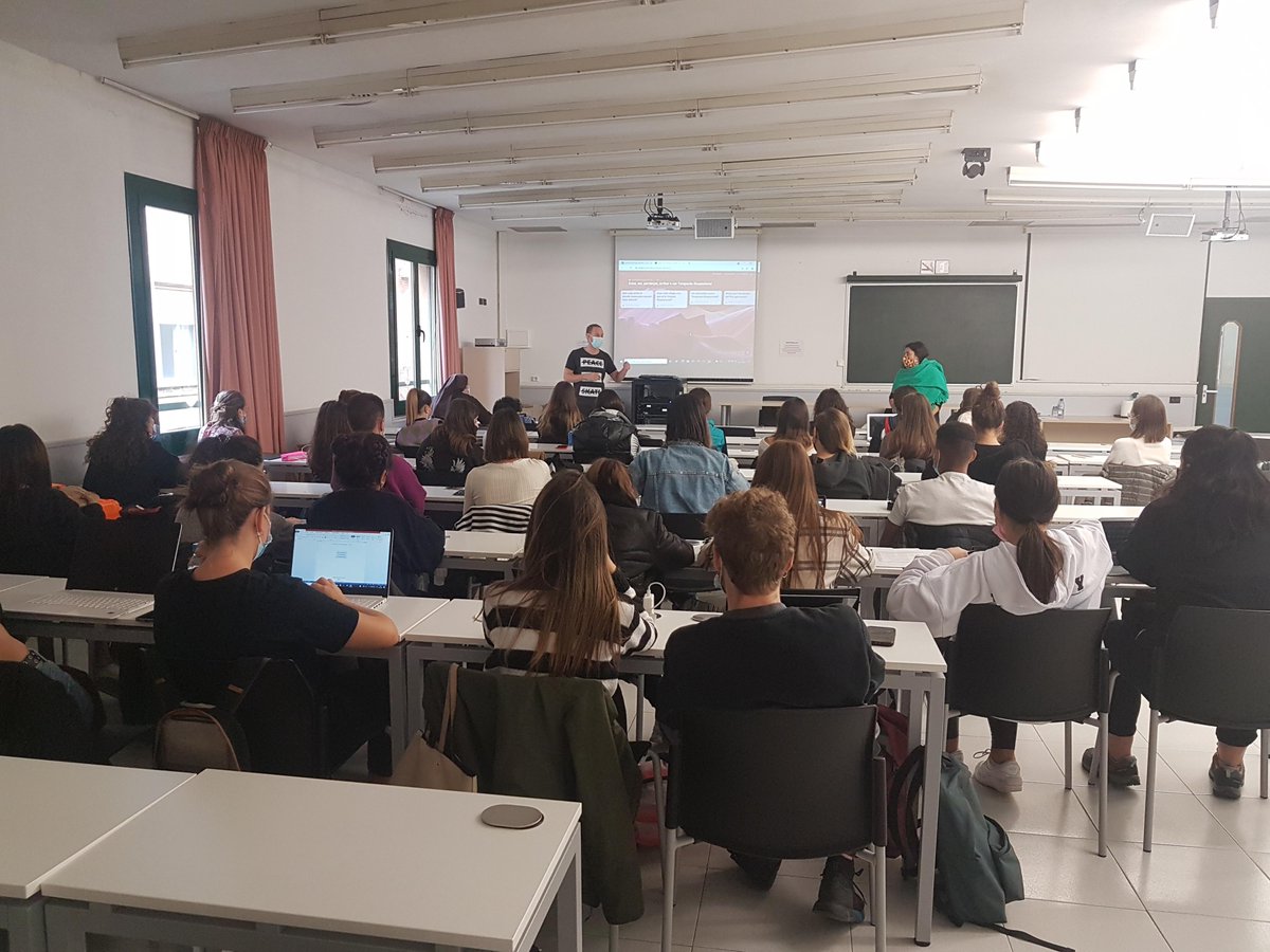 euit_terrassa's tweet photo. Avui, els alumnes de 1r curs del Grau de #TeràpiaOcupacional han rebut la visita de @PayatsPere, vocal del @COTOC_cat, que ha impartit un seminari dins l'assignatura de Bases de la #TO de la professora Inda Zango.

#euit #aixoesTO #socTO #TOsuma #soyTO #estoesterapiaocupacional https://t.co/YYwdpCQfum