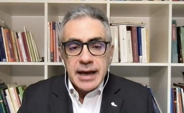 tempoweb's tweet photo. Pregliasco, pacco di Natale ai no vax: restrizioni per chi non si vaccina #vaccino #agorarai #locksdown #novax #covid #natale #iltempoquotidiano https://t.co/FvnDTER8tU https://t.co/jESYluJiGx