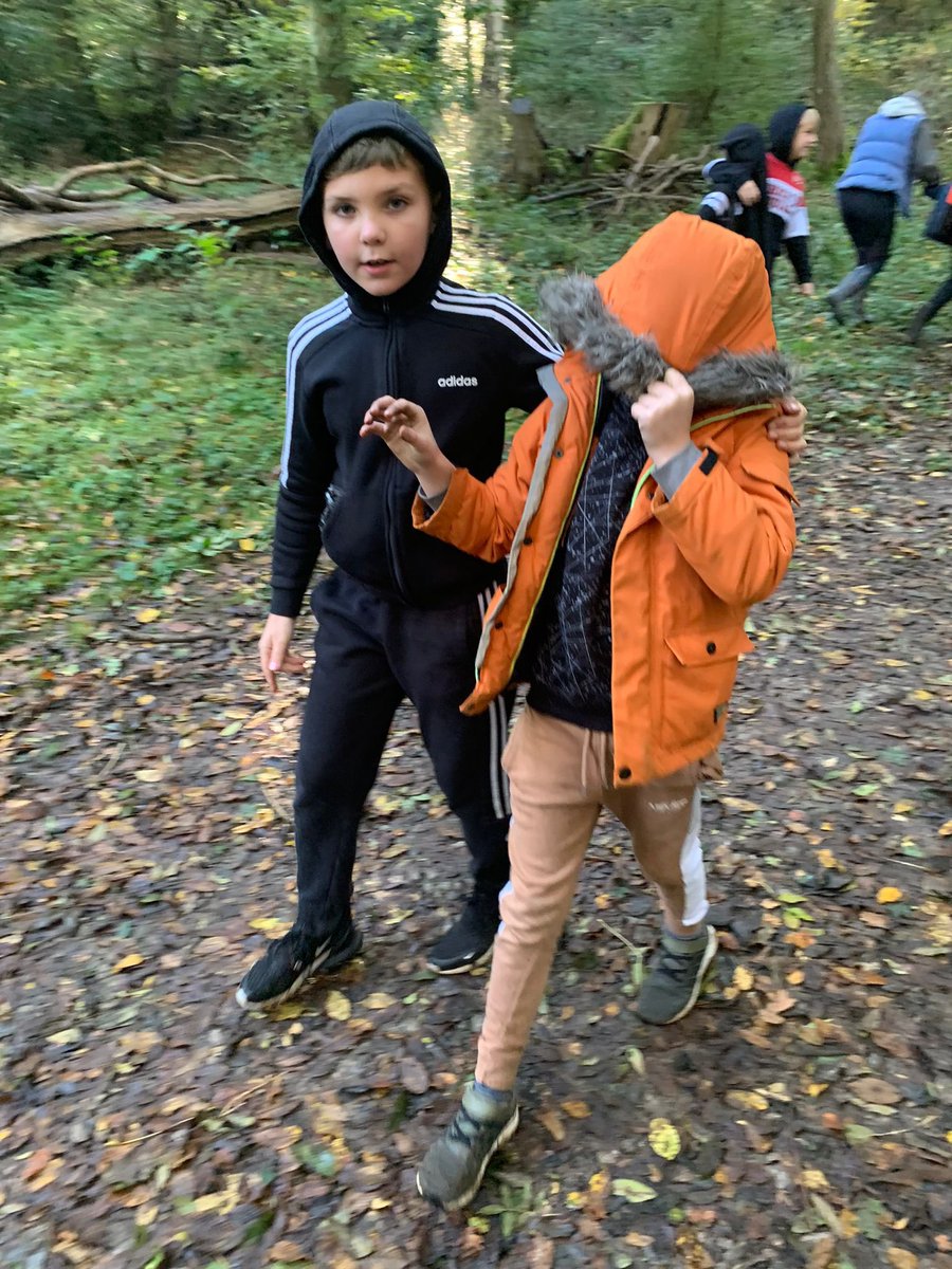 lordswoodpri's tweet photo. Year 5 are at the woods having an amazing time! #forestschool #newtext https://t.co/W0HfLaWsJF