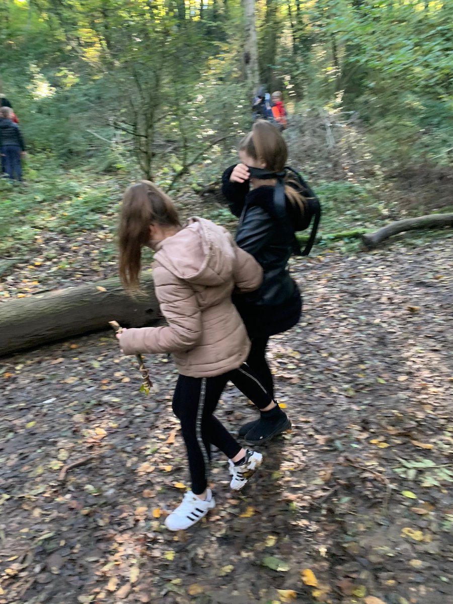 lordswoodpri's tweet photo. Year 5 are at the woods having an amazing time! #forestschool #newtext https://t.co/W0HfLaWsJF