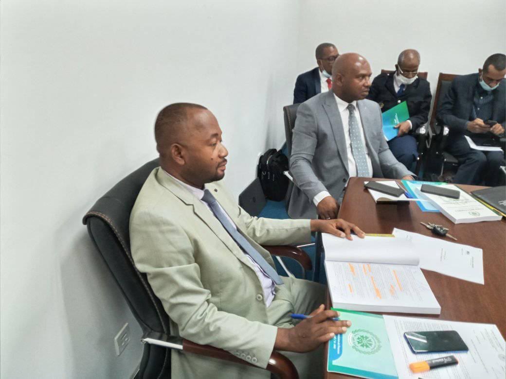 SouefK's tweet photo. J’ai présenté ce matin l'exposé de motif de la LdF rectificative 2021, devant la commission des finances de l’@AssembleeNatkm, présidée par l'Honorable @ZoubeiriMohame1 . Actuellement, les travaux se poursuivent en commission pour le PdL de règlement et le projet de LdF 2022. https://t.co/oFenXB1f5O