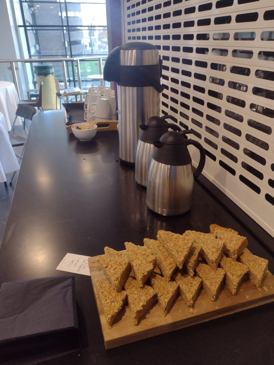 ArtMakinginthe1's tweet image. Delicious FREE VEGAN and GLUTEN-FREE flapjacks and coffee/tea from @munkleton catering for the @RCStweets @RCS_TheExchange Climate Cafe. It's not too late to join us! eventbrite.co.uk/e/climate-port…