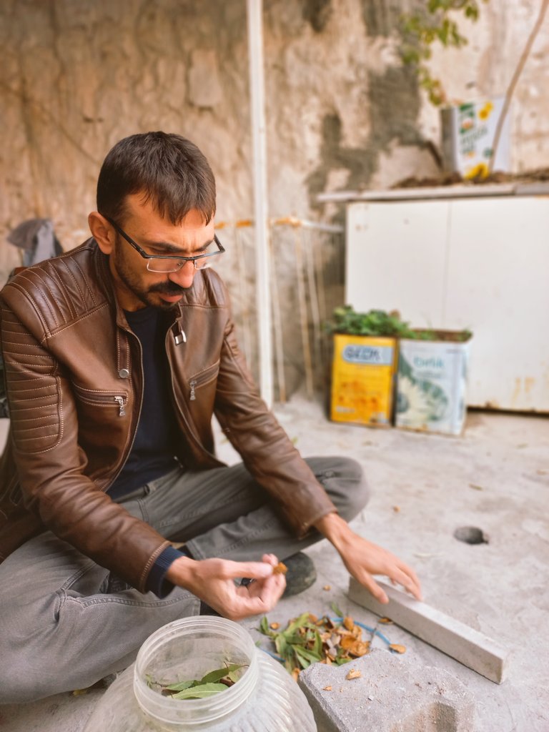 BeratTural's tweet photo. Kimse deri ceketim veya ceketlerim üzerinden siyaset yapamaz, manipülasyon ve algı yönetimine müsaade etmem. Herkes yerini bilecek 🤣
George Orwell #dericeket #derimont #pierrecardin #marka https://t.co/faJzRhy9Of