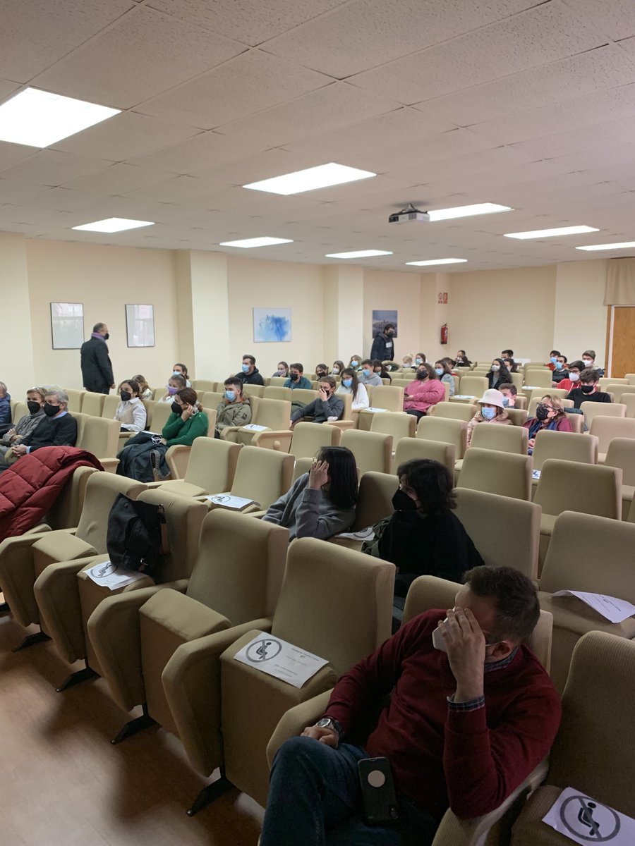 Cat_AlBonifaz's tweet photo. @unileon ⁦@ieee_es⁩ ahora pleno absoluto y lleno total en el aula magna de Filosofía y letras conmemorando la Batalla de Lepanto https://t.co/wnOrQFWKVH