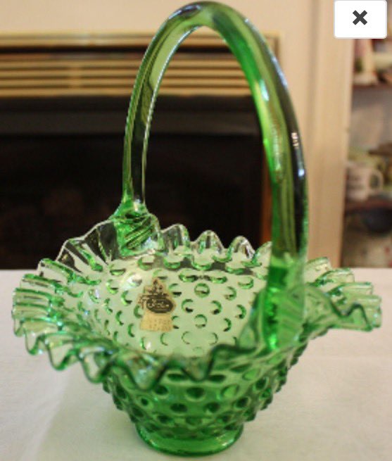 emmasattic98's tweet photo. Vintage Fenton Threaded Diamond-Optic With Diamond Handle Bell by EmmasAtticTreasures https://t.co/A0X4ljWuFf via @Etsy #SpringtimeGreen #Fenton #Bell #ThreadedDiamondOptic https://t.co/IujpEuU6nh