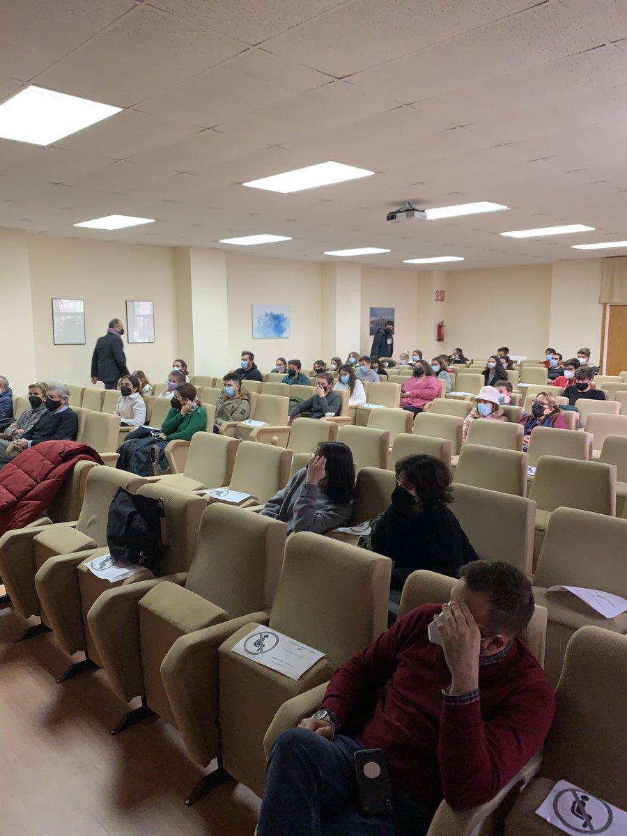 Cat_AlBonifaz's tweet photo. @unileon ⁦@ieee_es⁩ ahora pleno absoluto y lleno total en el aula magna de Filosofía y letras conmemorando la Batalla de Lepanto https://t.co/wnOrQFWKVH