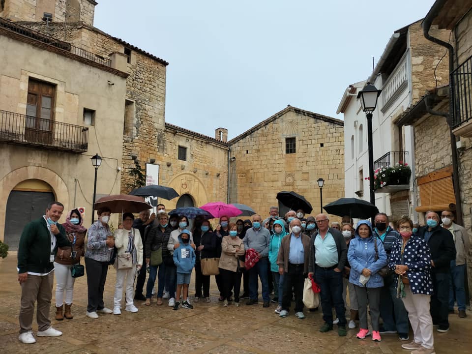 AltMaestrat's tweet photo. ✅ #Catí cobra vida con las diferentes visitas guiadas que se realizan desde la Oficina de Turismo.
🔎 El pasado octubre, unas 400 personas registraron su visita en la Oficina
📸: Facebook Pablo Roig
#AltMaestrat #humanland #turismo #cultura
@GVAturisme @dipcas @turcastellon https://t.co/53TG3FM15R