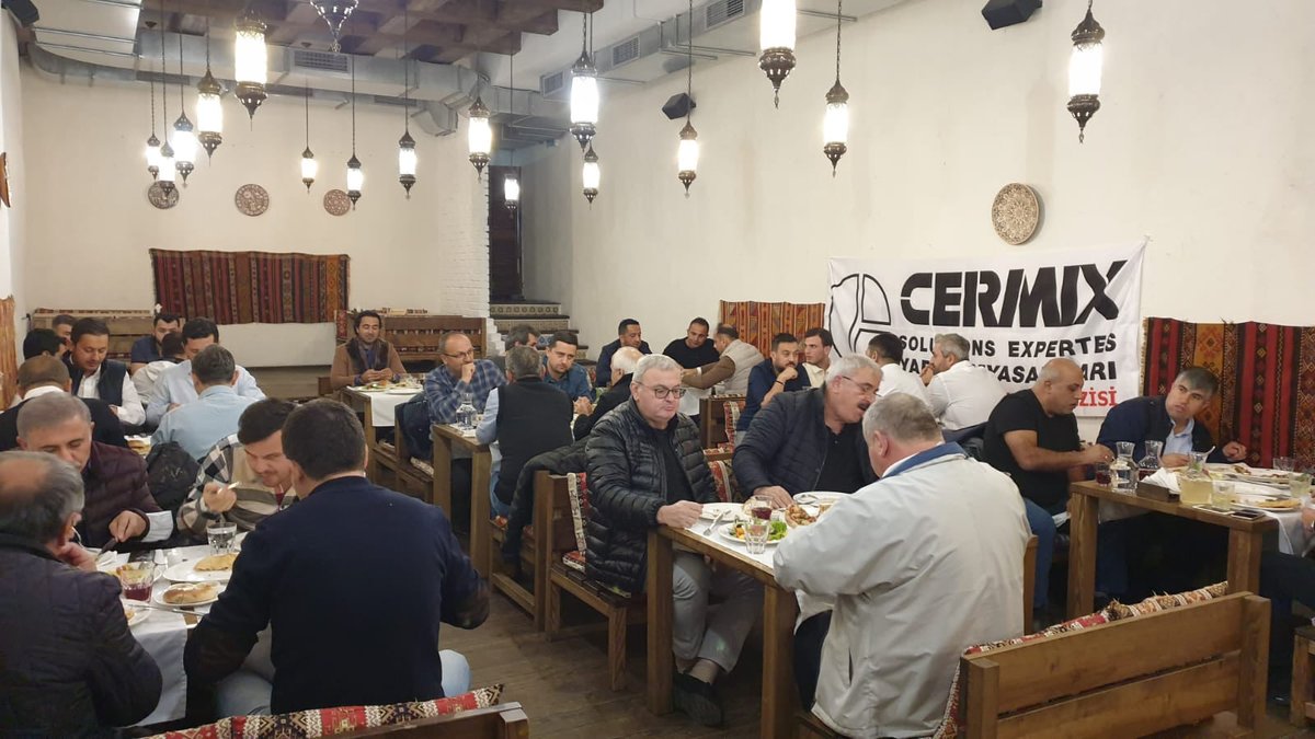 CermixTurkiye's tweet photo. Bayilerimiz ile Kiev gezimizi geniş bir katılımla gerçekleştirdik. Gezimizde bize katılan tüm bayilerimize teşekkür ederiz.

#Bayi #KievGezisi #suyalitimi  #isiyalitimi #yapikimyasallari #yapi #insaat  #UstaDostu #CermixTürkiye #KoramicYapıKimyasallar https://t.co/G8AYTq0wXM