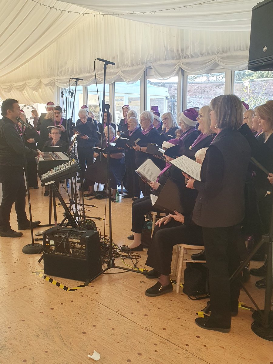 Lovely morning listening to <a href="/SingMeMersey/">SingMe Merseyside</a> performing <a href="/WirralBazaar/">Wirral Bazaar</a> in support of <a href="/NorthWestCancer/">North West Cancer Research</a> #singing #Christmas #Wednesdayvibe