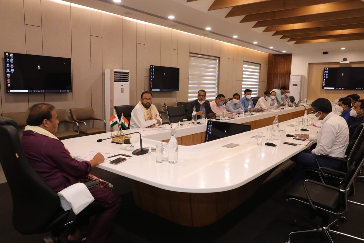 himantabiswa's tweet photo. Held a meeting with office-bearers of Assam Medical Service Association to discuss and find an amicable solution to their various demands.

I assured them to look into the matter of time-scale promotion of doctors, their cadre revision and bring in pay parity among doctors. https://t.co/c0T44R4TIS