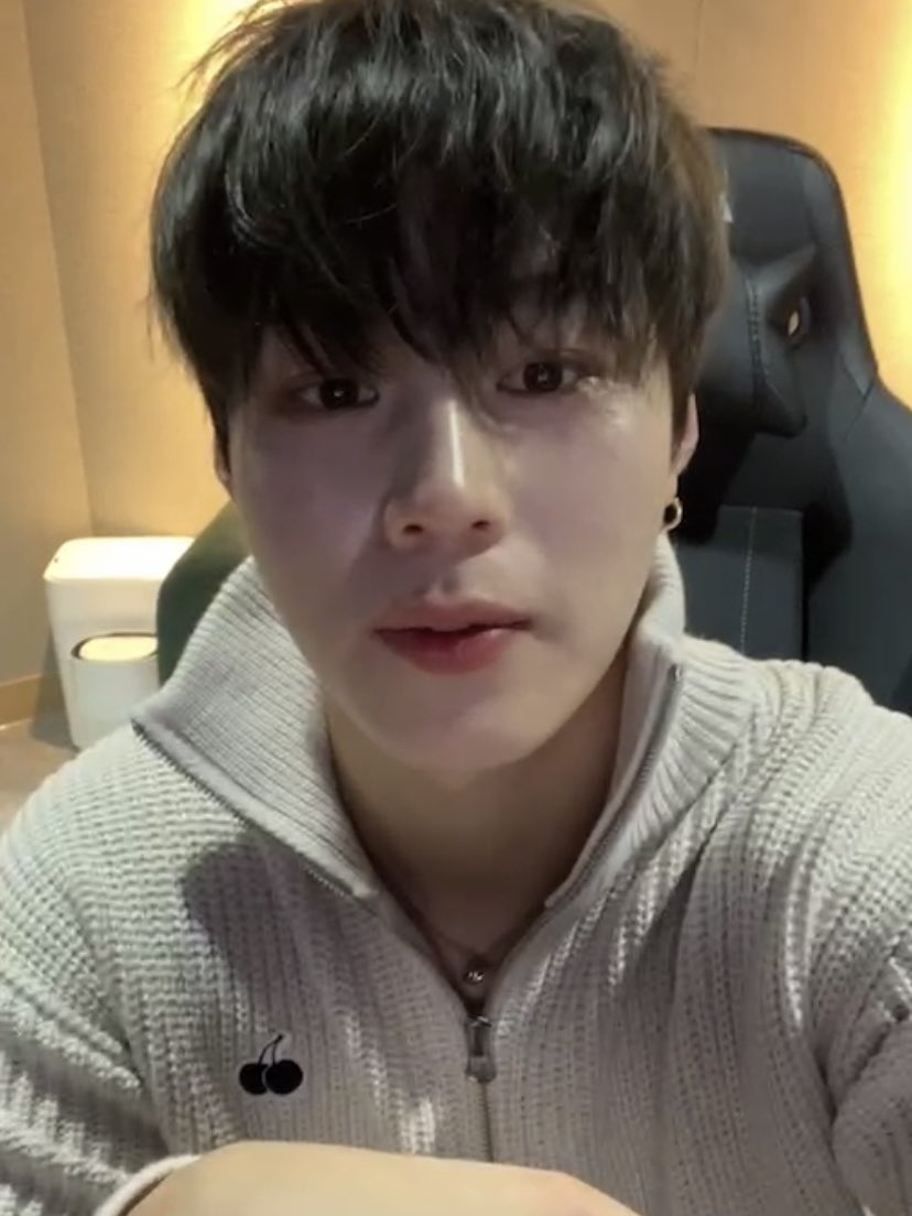 alwayzwoon's tweet photo. 너무 잘생김 ............... 😇 https://t.co/fah8iwZacP