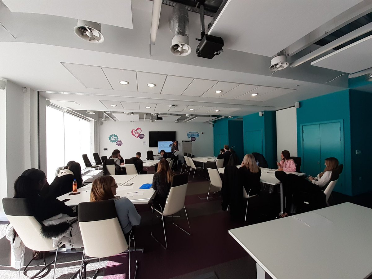sulbia's tweet photo. Amazing session hosted by @FirstForFCHO for @OldhamCollege learners considering brands, social housing and careers with @CareerReadyUK @FacultyFPOC with @ShepleySam @BetteridgeMarie @juliegoreham https://t.co/rv8LTlp1Ru