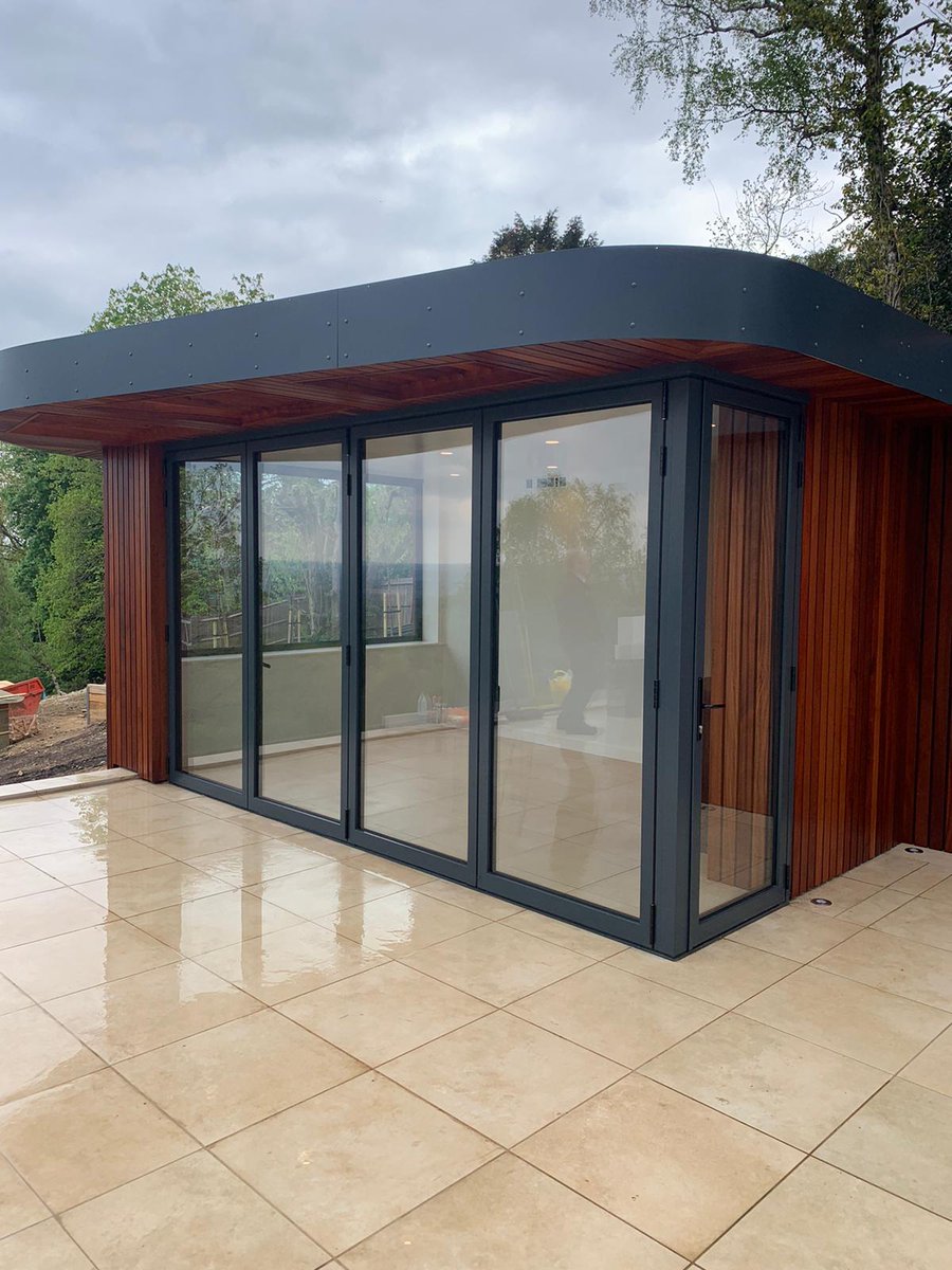 Logic_CP's tweet image. This fantastic poolhouse perfectly blends into it&apos;s surroundings with high end tech and design inspired features. Visit our website thelogicgroup.co.uk to view our full case study of this stunning project.   #construction #poolhouse #greenroof #design #fitout