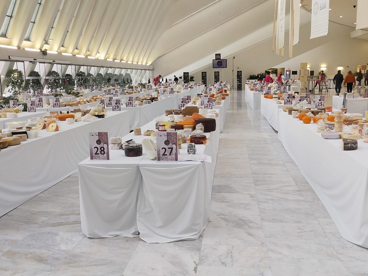 DDeSantiagoS's tweet photo. Más de 4.000 variedades de quesos de 45 países concursan en el #WorldCheeseAwards. ¡Allá vamos! El Palacio de Exposiciones y Congresos de Oviedo acoge el #InternationalCheeseFestival.

@cheesefest2021
@aytoviedo
@alimentosastur
@InstitutoQueso
@guildoffinefood

#ICF2021 #WCA https://t.co/tpvcMFMcN9