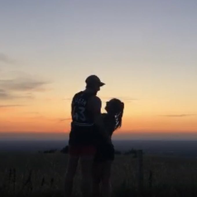 demicrosss's tweet photo. 3 days!! 🏡🔑 @SamuelPackham 💙 https://t.co/CBEznkVarl