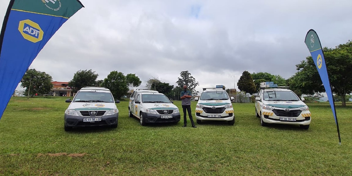 Fidelity_Secure's tweet photo. Our teams in #Pietermaritzburg were out in full force this morning in #Woodlands. We are bolstering our presence in all our areas as we head into the festive season and to further deter crime. #FidelityADT #WeAreFidelity #CommunityPatrols #KeepingYouSafe #SillySeason https://t.co/WsUulGNl7n