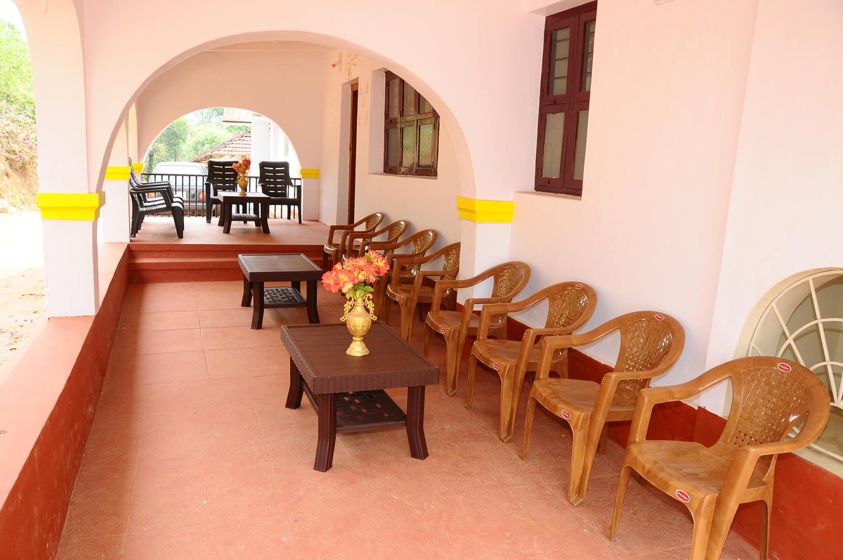 HomestayNesara's tweet photo. Taste the delicious food of malnad style hot &amp; spicy vegetarian &amp; non-vegetarian   

Visit our Homestay 
Nesara Homestay
Devaladakere, Japavathy
Hanbal(H), Sakaleshpura
P: +91-9972111644
https://t.co/8QZnjFC2PN

#sakleshpura
#Homestay
#Nesarahomestay
#Homestayinsakleshpura https://t.co/N7x2UUlcVH
