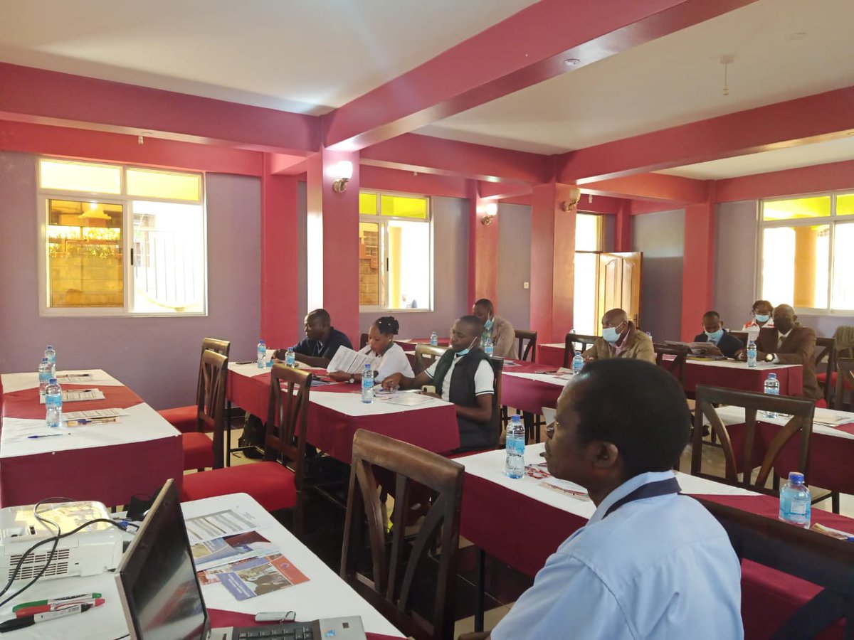 <a href="/kmakenya/">Kenya Maritime Authority official</a> staff engaging with stakeholders from @kwskenya <a href="/MigoriCountyGov/">MigoriCountyGov</a> Fisheries, environment and disaster, <a href="/KRCMigori/">KenyaRedCrossMigori</a> among others on the 1st day of the search and rescue training workshop in Migori County aimed at building capacity in search and rescue operations