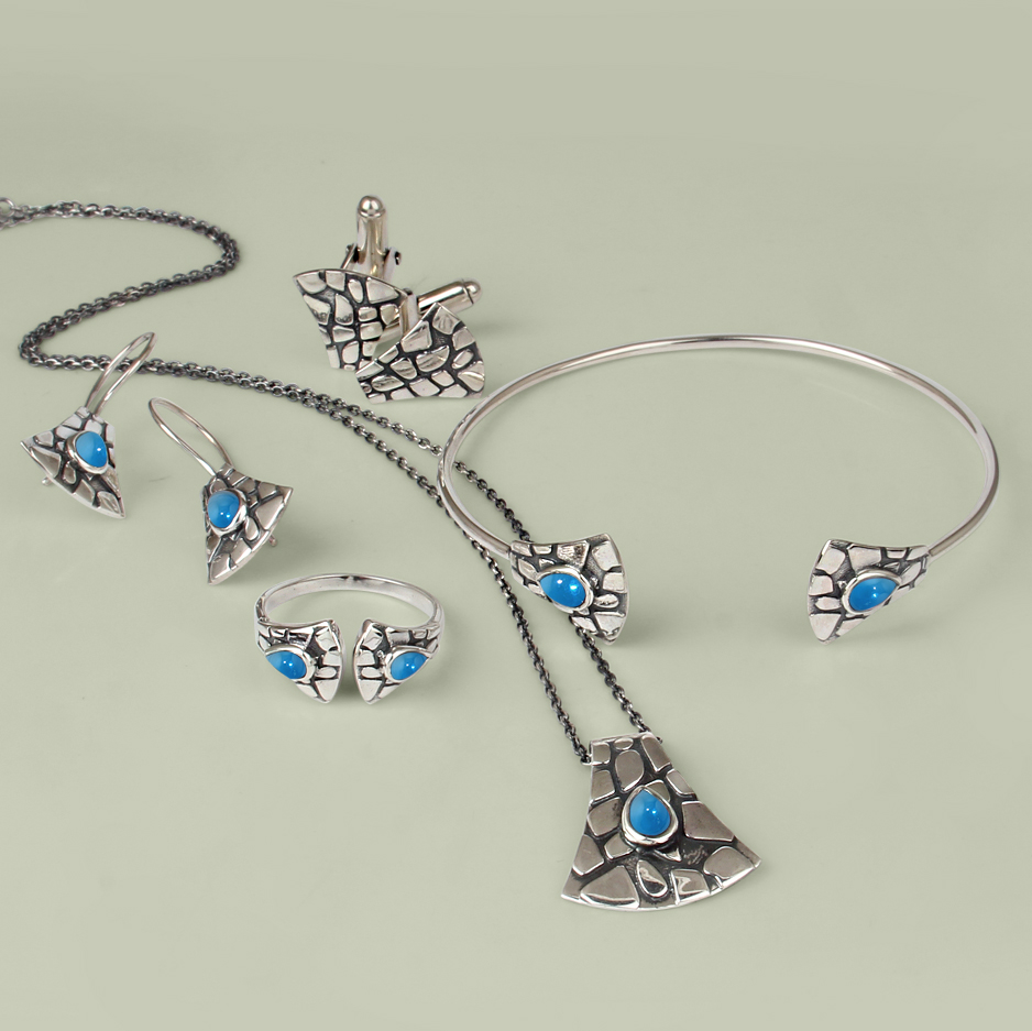 London Blue Topaz Jewelry Manufacturing Company In India
Visit Here: bit.ly/3buOJ60
#fashion #luxury #customjewelry #silver #wholesale #jewelrydesigner #jewellery #jewelrydesign #onlineshopping #jewelry
#londonbluetopazjewellery #londonbluetopazjewelry #londonbluetopaz
