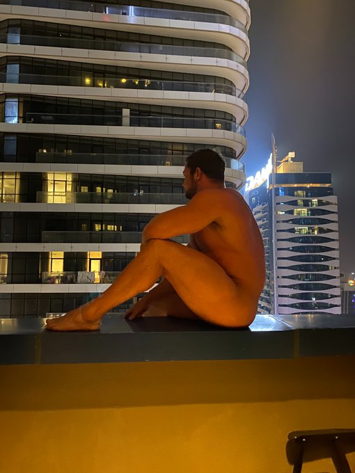 Living on the edge. Literally 😂 https://t.co/2cmHLfUIh4 🔞 https://t.co/5rnL7zikOB<a href="/tag/pridemonth"class="tags"><span>#pridemonth</span></a>
