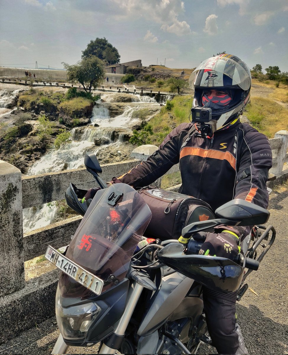 ludduvlogs's tweet photo. One of the most beautiful waterfall and it's hidden till date.
#ludduofficial #luffians #motovlogger #motovlog #motorcycle #moto #bikelife #youtube #vlogger #biker #youtuber #motorcycles #pune #doubletap #keepsupporting #whereisthelove #goproindia https://t.co/GJ1RPaBoYD