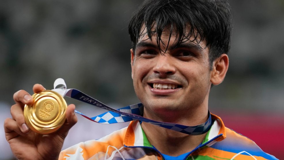 Neeraj_chopra1's tweet photo. Very honoured to be awarded the Major Dhyan Chand Khel Ratna alongside some outstanding sportspersons. Aap sabhi ke sahyog aur support ke liye tahe dil se dhanyavad.🙏🏼

Koshish ye hi rahegi ki aise hi apne performances se desh ke liya aur success haasil kar paun! Jai Hind.🇮🇳 https://t.co/VpfNmaJnAN